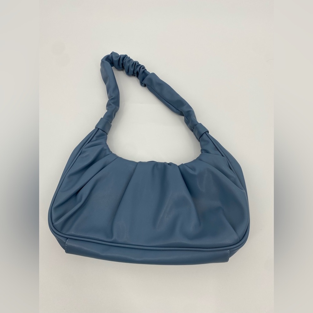 Olivia & Kate Blue
Small Baguette